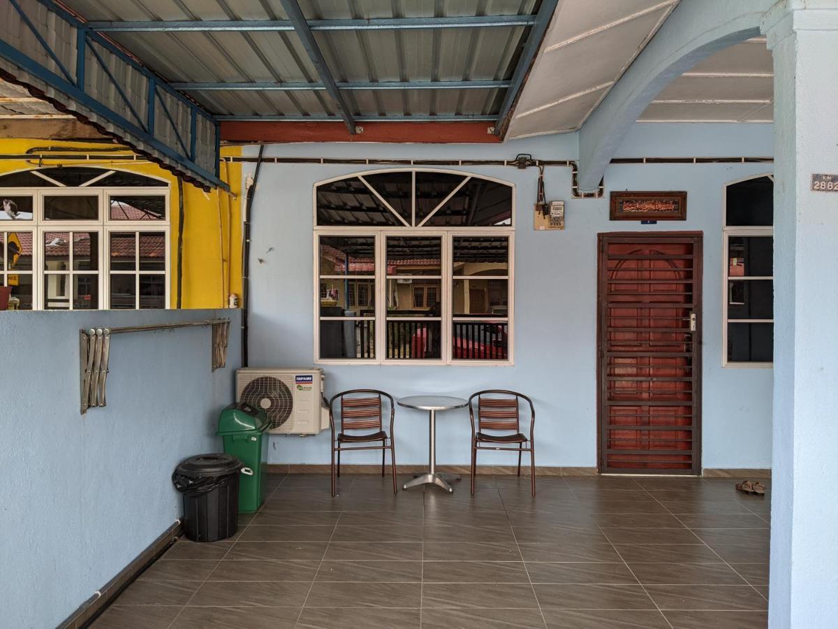 Aryani Homestay Kampong Kelemak Room photo